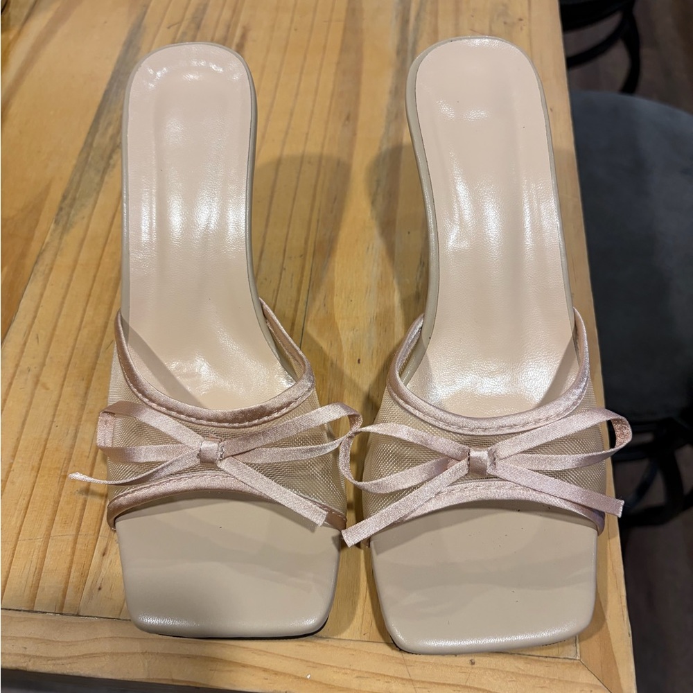 Elegant Cream Women's Slide Sandals